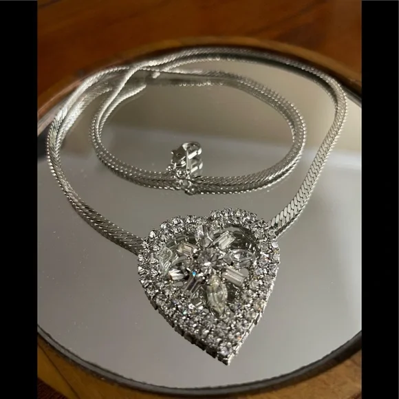 Women’s Necklace - Picture 1 of 2